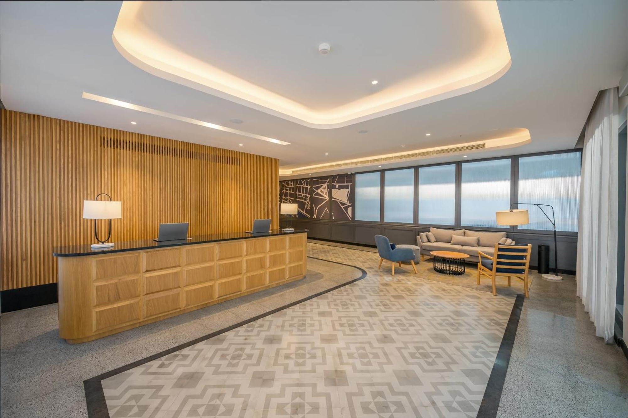 Hotel Express New Town By Ihg 3*